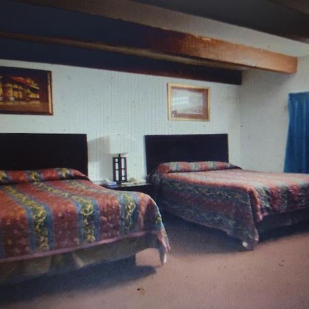 Budget Inn & Suites -Super-Ice Cold Spotless Rooms- Door-To-Door Lit Parking & Lowest Price Plus Hbo Max,Spanish Tv, Internet Free!! Freer Dış mekan fotoğraf